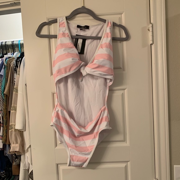 Bathing suit - Picture 2 of 5